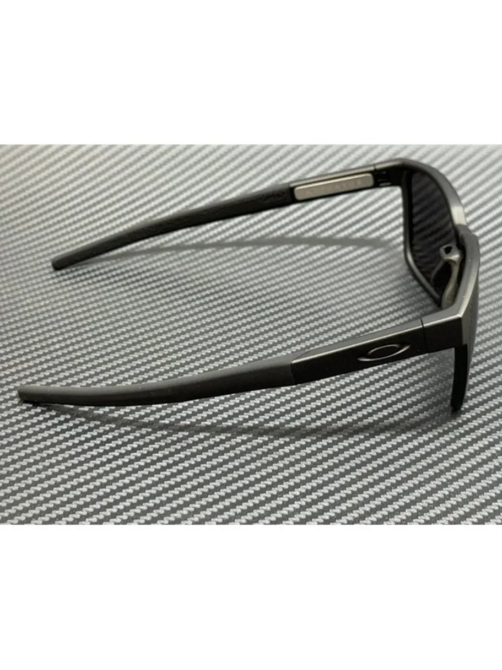 New Oakley Men Matte Black Sunglasses 57-16-146